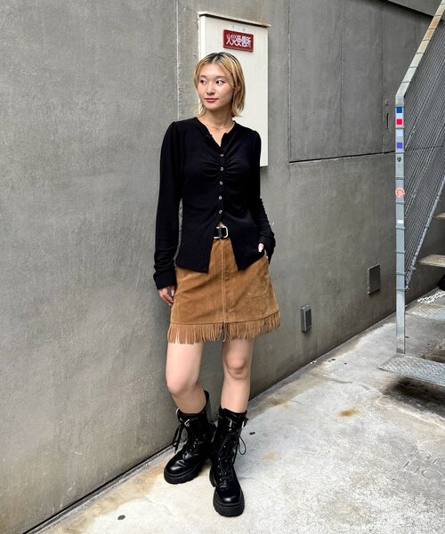 WHO'S WHO gallery（フーズフーギャラリー）の「スウェードフリンジミニスカート（スカート・レディース・キャメル/ダークブラウン・FREE）」の11枚目の写真