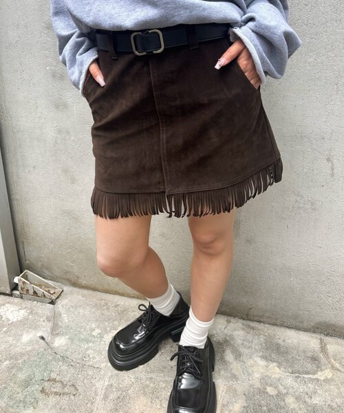 WHO'S WHO gallery（フーズフーギャラリー）の「スウェードフリンジミニスカート（スカート・レディース・キャメル/ダークブラウン・FREE）」の10枚目の写真