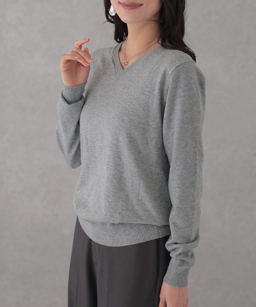 Lace Ladies(レースレディース)の「Vネック ベーシック 長袖 ニット プルオーバー(ニット/セーター・レディース・ネイビー/ブラック/チャコールグレー/グレー・FREE)」の3枚目の写真