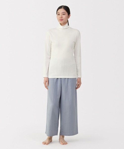無印良品(ムジルシリョウヒン)の「婦人 あったか綿 厚手 タートルネック長袖Tシャツ(インナーウェア/肌着・レディース・ライトピンク/ブラック/グレー系/オフホワイト・XL/L/M/S)」の5枚目の写真