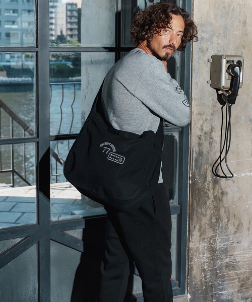 seventy seven（セブンティセブン）の「mko13169-embroidery newspaper bag(77arch) ニュースペーパーバッグ(7725W330)（ショルダーバッグ・メンズ・ナチュラル/ブラック・FREE）」の10枚目の写真