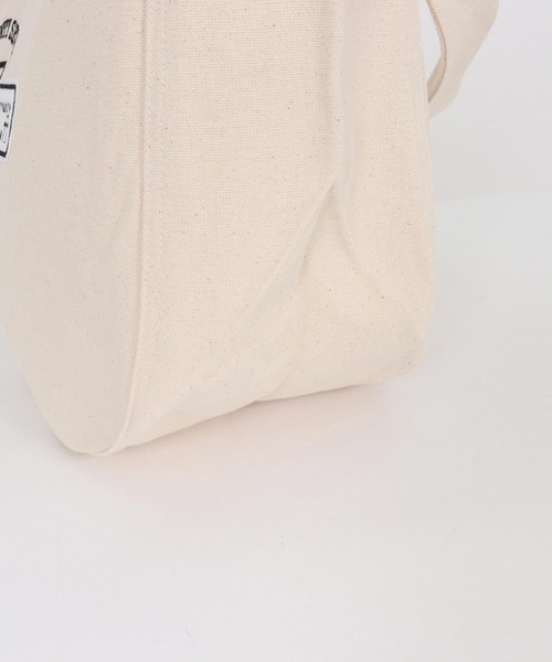 seventy seven（セブンティセブン）の「mko13169-embroidery newspaper bag(77arch) ニュースペーパーバッグ(7725W330)（ショルダーバッグ・メンズ・ナチュラル/ブラック・FREE）」の18枚目の写真