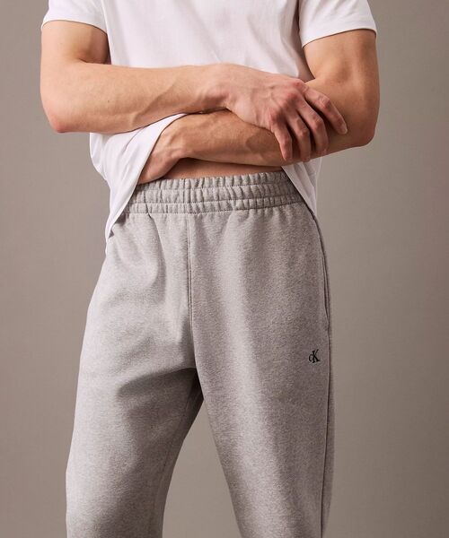 Calvin Klein(カルバン・クライン)の「アーカイブ ロゴ ジョガーパンツ(スウェットパンツ・メンズ・グレー/ブラック・L/M/S)」の10枚目の写真