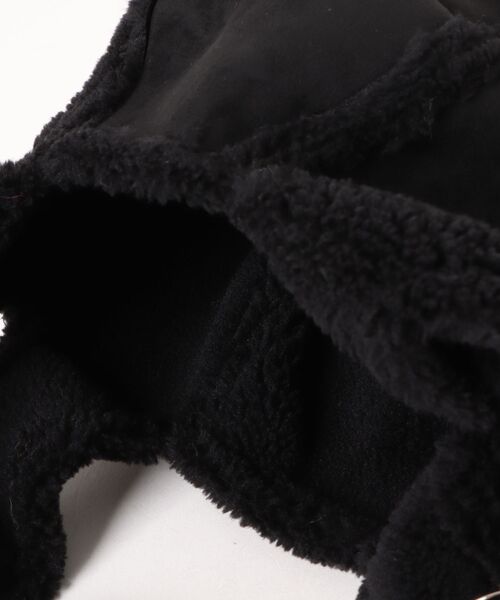 Anui(アニュイ)の「【UNISEX/CONTROL FREAK】ムートン風ボールバッグ(ショルダーバッグ・レディース・ブラック/ライトベージュ・FREE)」の5枚目の写真