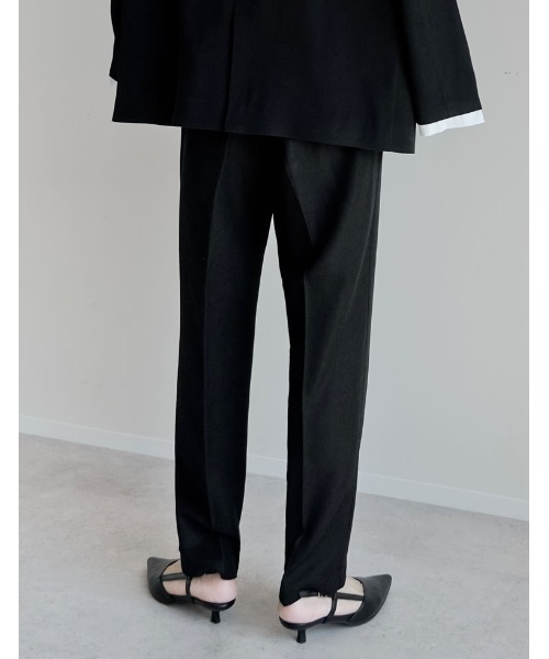 Re:EDIT（リエディ）の「[低身長/高身長サイズ有][アルガンオイル加工]微起毛ツイルテーパードパンツ（スラックス・レディース・アイボリー/ブラック/ブラウン/チャコールグレー・LARGE/TALL/MEDIUM/SHORT）」の8枚目の写真