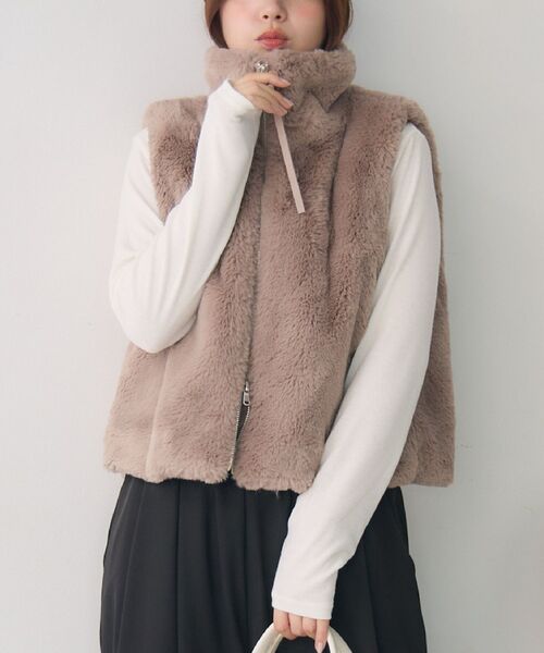 RETRO GIRL（レトロガール）の「ファーショートベスト（ベスト・レディース・チャコールグレー/ライトブラウン/ベージュ・FREE）」の2枚目の写真