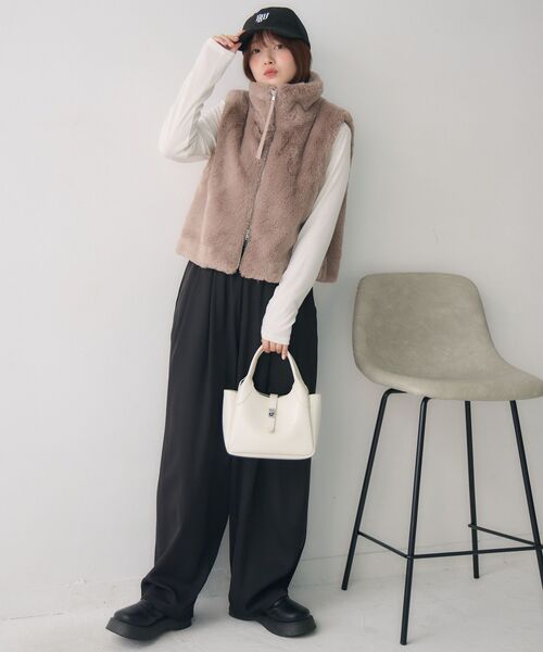 RETRO GIRL（レトロガール）の「ファーショートベスト（ベスト・レディース・チャコールグレー/ライトブラウン/ベージュ・FREE）」の7枚目の写真