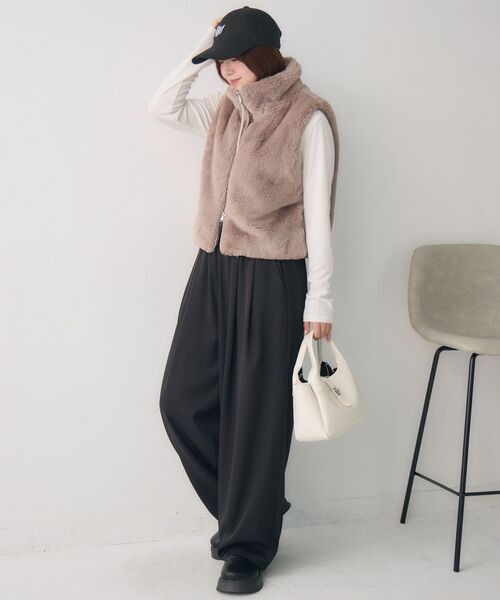 RETRO GIRL（レトロガール）の「ファーショートベスト（ベスト・レディース・チャコールグレー/ライトブラウン/ベージュ・FREE）」の4枚目の写真