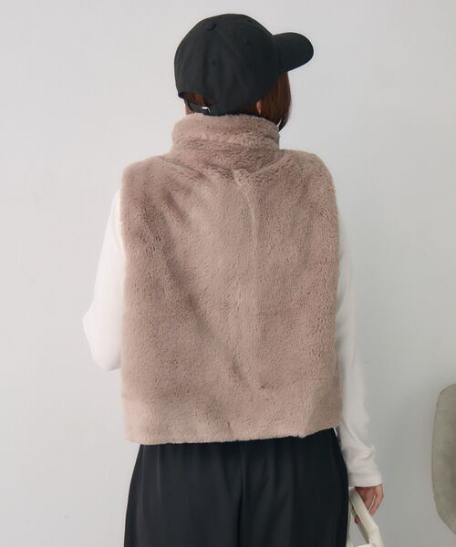 RETRO GIRL（レトロガール）の「ファーショートベスト（ベスト・レディース・チャコールグレー/ライトブラウン/ベージュ・FREE）」の10枚目の写真