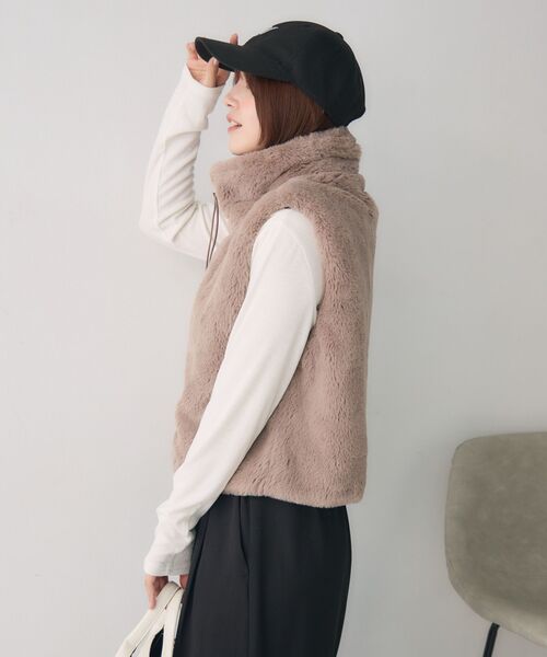 RETRO GIRL（レトロガール）の「ファーショートベスト（ベスト・レディース・チャコールグレー/ライトブラウン/ベージュ・FREE）」の11枚目の写真