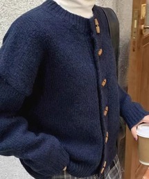 幅広いスタイルに合うダッフルカーディガン