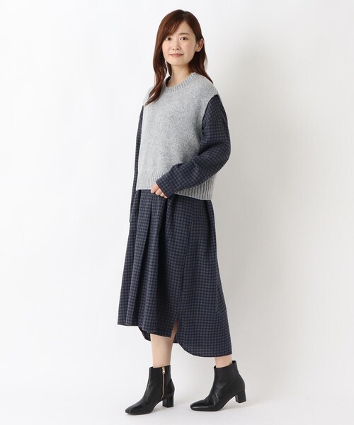 one'sterrace(ワンズテラス)の「後ろ釦プルオーバーベスト(ベスト・レディース・グレー系4/グレー系その他7/ブラウン系8・02)」の19枚目の写真