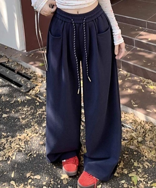 maison de LATIR(メゾンドラティール)の「ふわもこ裏起毛ワイドパンツ(その他パンツ・レディース・グレー/ブラック/ネイビー・FREE)」の6枚目の写真