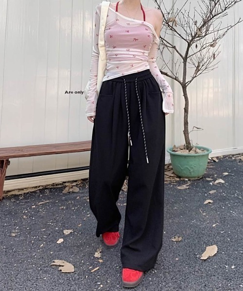 maison de LATIR(メゾンドラティール)の「ふわもこ裏起毛ワイドパンツ(その他パンツ・レディース・グレー/ブラック/ネイビー・FREE)」の13枚目の写真