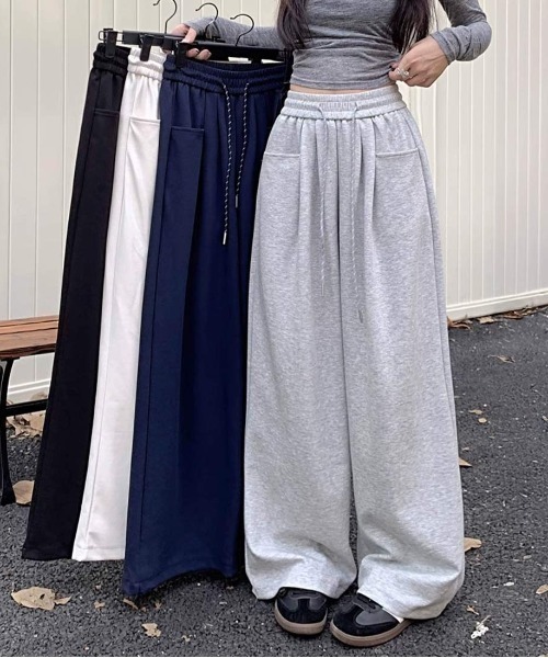 maison de LATIR(メゾンドラティール)の「ふわもこ裏起毛ワイドパンツ(その他パンツ・レディース・グレー/ブラック/ネイビー・FREE)」の15枚目の写真