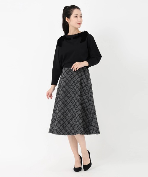 STRAWBERRY-FIELDS(ストロベリーフィールズ)の「リボンヤーンフラノライク_リボンヤーン刺しゅうフレアスカート(スカート・レディース・キナリ/チャコールグレー・2/1)」の10枚目の写真