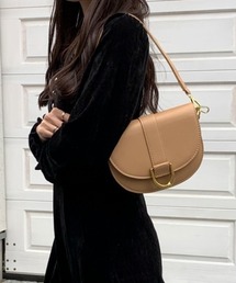 Maison Calme（メゾンカルム）の「フェイクレザー バックル フラップショルダーバッグ【高見え】（ショルダーバッグ）」