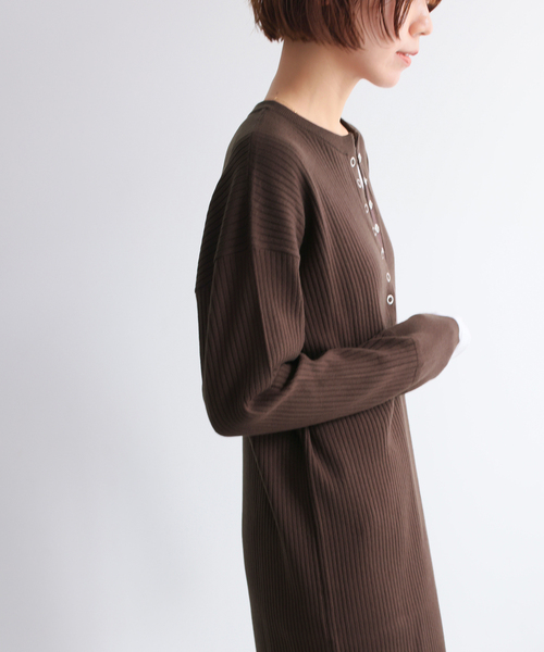 JOURNAL STANDARD relume（ジャーナルスタンダード　レリューム）の「【MULTI FUNC+】ヘンリーネックニットワンピース（ワンピース・レディース・ブラック/ブラウン・FREE）」の15枚目の写真
