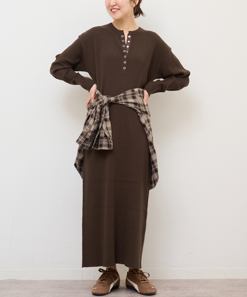 JOURNAL STANDARD relume（ジャーナルスタンダード　レリューム）の「【MULTI FUNC+】ヘンリーネックニットワンピース（ワンピース・レディース・ブラック/ブラウン・FREE）」の16枚目の写真