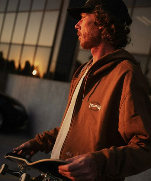 THRASHER(スラッシャー)の「【DICKIES SKATEBOARDING】THRASHER DICKIES ZIP THROUGH(パーカー・メンズ・ブラウン・MEDIUM/LARGE/X-LARGE)」の6枚目の写真