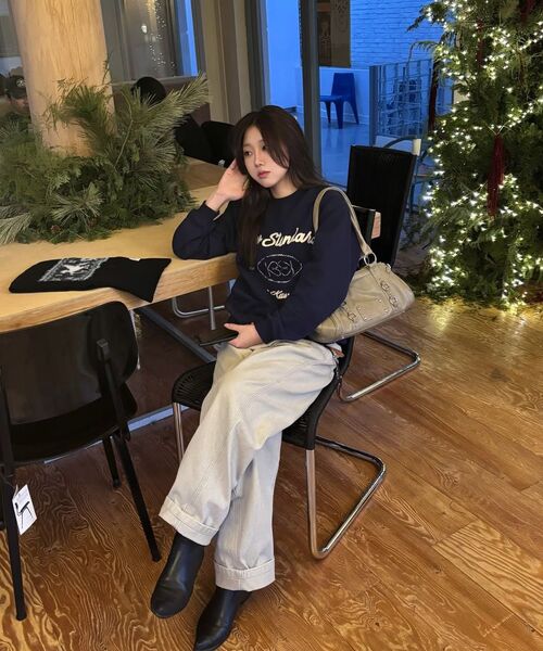 Kijun（キジュン）の「Heart Emblem Sweatshirt Red（スウェット・レディース・その他・SMALL/MEDIUM）」の4枚目の写真