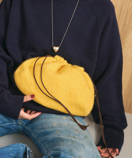 Spick & Span（スピックアンドスパン）の「a&m アルパカミックスニットクラッチ（クラッチバッグ・レディース・グレー/イエロー/ブルー系その他・FREE）」の5枚目の写真