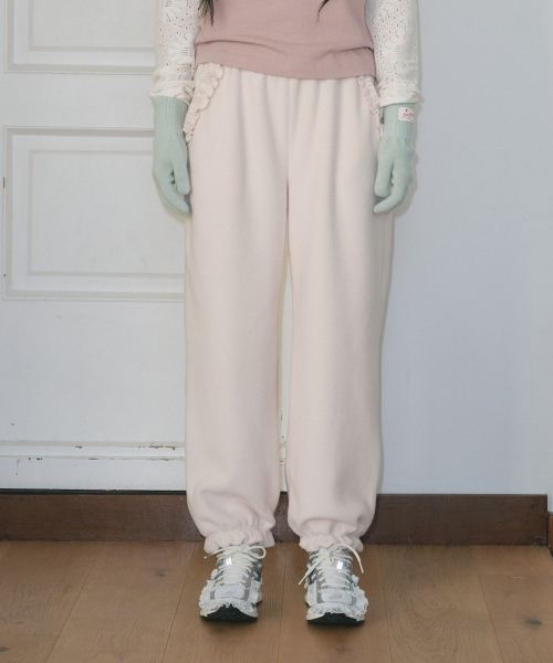 FUN FROM FUN(ファンフロムファン)の「FRILL POCKET FLEECE PANTS, BEIGE(スウェットパンツ・レディース・ベージュ・FREE)」の1枚目の写真