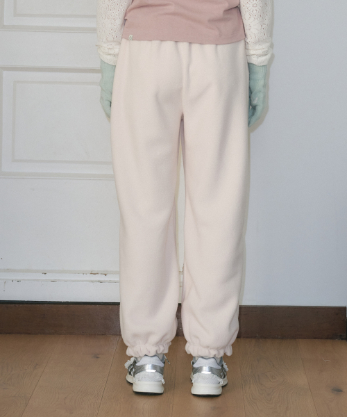 FUN FROM FUN(ファンフロムファン)の「FRILL POCKET FLEECE PANTS, BEIGE(スウェットパンツ・レディース・ベージュ・FREE)」の3枚目の写真