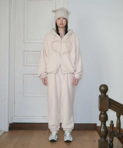 FUN FROM FUN(ファンフロムファン)の「FRILL POCKET FLEECE PANTS, BEIGE(スウェットパンツ・レディース・ベージュ・FREE)」の5枚目の写真