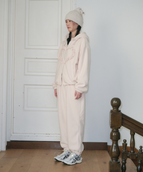 FUN FROM FUN(ファンフロムファン)の「FRILL POCKET FLEECE PANTS, BEIGE(スウェットパンツ・レディース・ベージュ・FREE)」の6枚目の写真