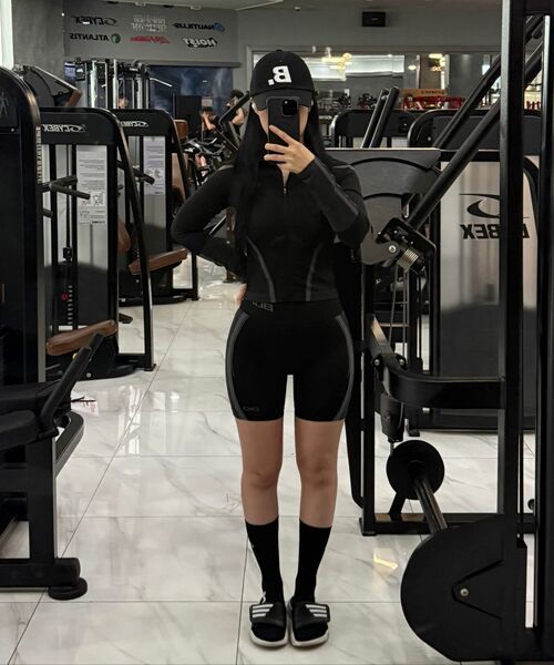 BORN TO WIN（ボーントゥウィン）の「W SYMBOL B ECLIPSE SEAMLESS FULL ZIP-UP JACKET [BLACK]（ジャージ・レディース・その他・1/2）」の11枚目の写真