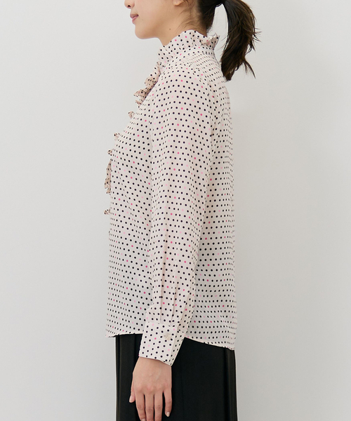 NARACAMICIE(ナラカミーチェ)の「【NARACAMICIE】ドット柄フリル衿長袖ブラウス(シャツ/ブラウス・レディース・ブルー/ピンク・L/M/S)」の4枚目の写真