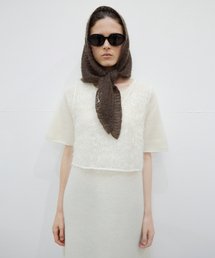 LEVAR（レバー）の「Fuzzy Eyelet Layered Wrap Knit - Rustic Brown（マフラー）」