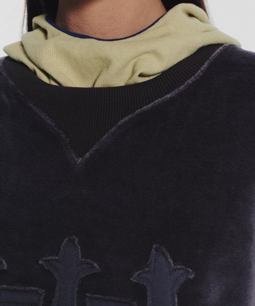 MENASOO（ミナス）の「Applique Velour Sweatshirt_Charcoal（スウェット・レディース・チャコール・F）」の11枚目の写真