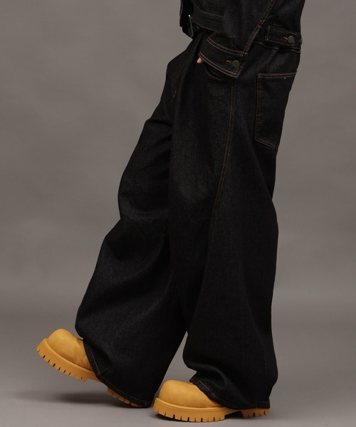 SEQUENZ(シークエンズ)の「【SEQUENZ/シークエンズ】TWIST CURVE DENIM PANTS(デニムパンツ・メンズ・ブラック/ライトインディゴブルー・S/M/L)」の2枚目の写真
