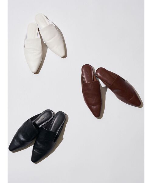 ELENDEEK（エレンディーク）の「シェルターミュール（パンプス・レディース・オフホワイト/ブラック/ブラウン・37/38）」の4枚目の写真