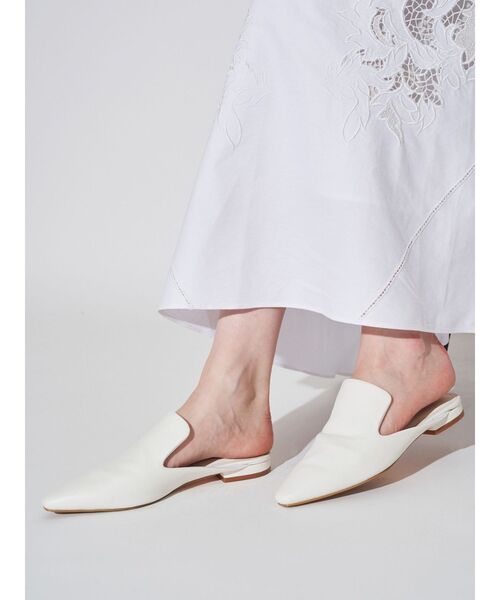 ELENDEEK（エレンディーク）の「シェルターミュール（パンプス・レディース・オフホワイト/ブラック/ブラウン・37/38）」の5枚目の写真