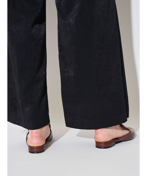 ELENDEEK（エレンディーク）の「シェルターミュール（パンプス・レディース・オフホワイト/ブラック/ブラウン・37/38）」の11枚目の写真