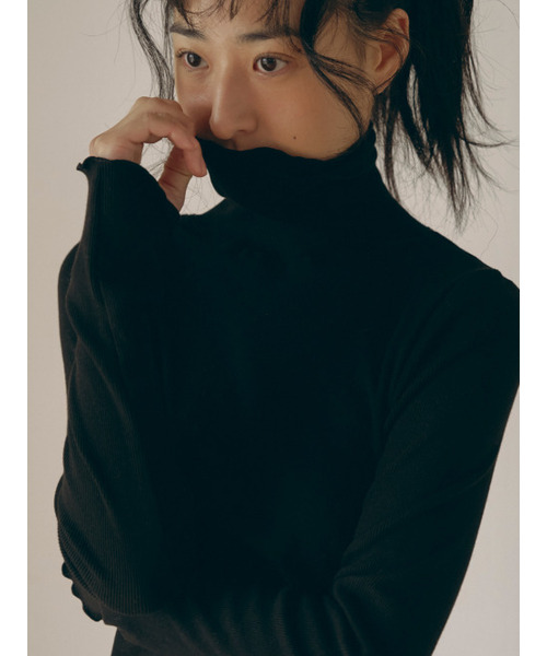 SOOPUI(スープイ)の「Ribbed organic cotton turtleneck in black(Tシャツ/カットソー・レディース・その他・SMALL/MEDIUM)」の3枚目の写真