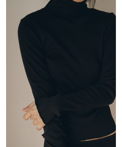 SOOPUI(スープイ)の「Ribbed organic cotton turtleneck in black(Tシャツ/カットソー・レディース・その他・SMALL/MEDIUM)」の5枚目の写真