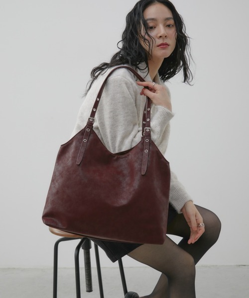 Aunt Marie's（アントマリーズ）の「ハトメストラップトートバッグ（トートバッグ・レディース・レッド/ブラック/ネイビー・FREE）」の3枚目の写真