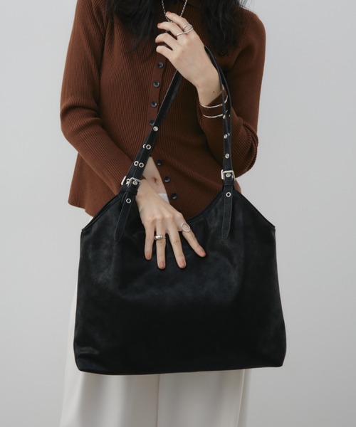 Aunt Marie's（アントマリーズ）の「ハトメストラップトートバッグ（トートバッグ・レディース・レッド/ブラック/ネイビー・FREE）」の7枚目の写真