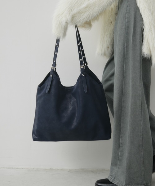 Aunt Marie's（アントマリーズ）の「ハトメストラップトートバッグ（トートバッグ・レディース・レッド/ブラック/ネイビー・FREE）」の17枚目の写真