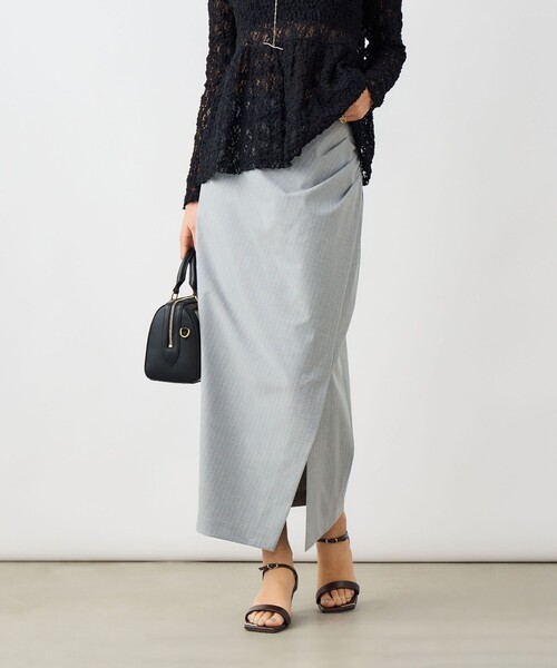 NOLLEY’S Sophi(ノーリーズソフィ)の「ウォッシャブルストライプドレープタイトスカート(スカート・レディース・ブルー系その他6/ブラック系その他・38/36)」の2枚目の写真