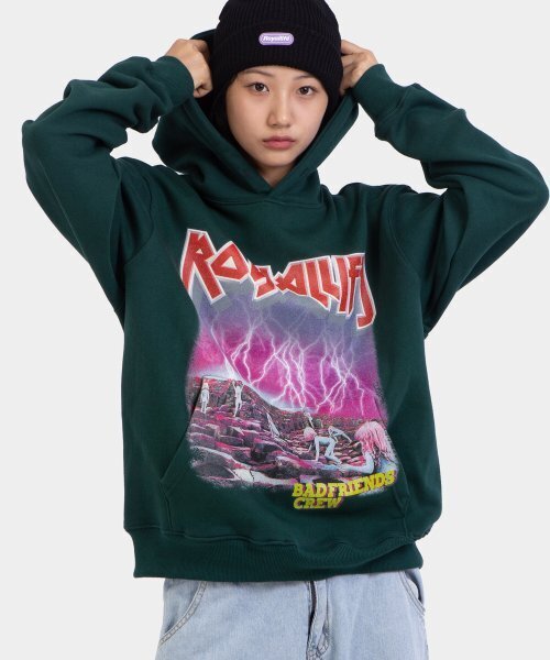 ROYALLIFE(ロイヤルライフ)の「RLPH3006 バッドフレンズ メタル クルー 裏起毛 フードパーカー - グリーン(パーカー・レディース・グリーン・LARGE/MEDIUM/SMALL/X-LARGE)」の1枚目の写真