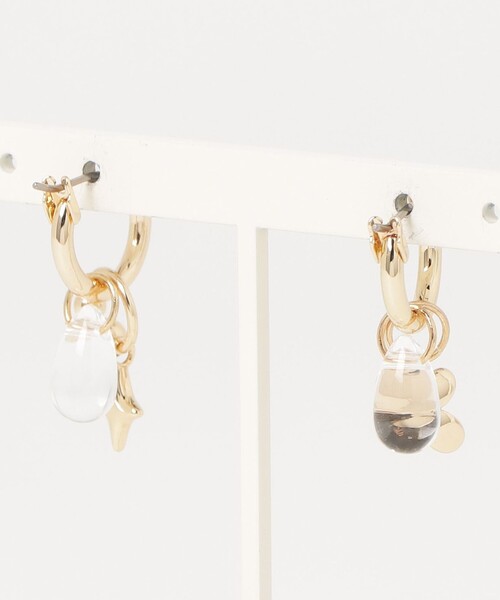 fredy emue（フレディエミュ）の「アシメマルチWAYモチーフピアス（ピアス（両耳用）・レディース・ゴールド・FREE）」の2枚目の写真