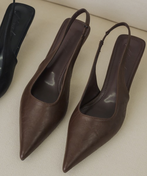 NEUNA（ヌナ）の「クラシックポインテッドパンプス（パンプス・レディース・ブラウン/ブラック・39/38/36）」の11枚目の写真