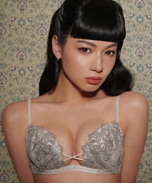 Ravijour(ラヴィジュール)の「アヴェネル ホットリフト ブラ(B~Eカップ)(ブラジャー・レディース・グレー/パープル/グリーン・E70/E65/D75/D70/D65/C75/C70/C65/B75/B70/B65/E75)」の2枚目の写真