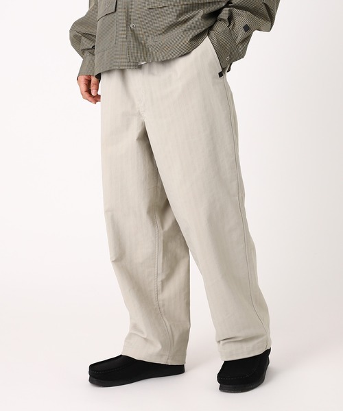 DAIWA PIER39（ダイワピア39）の「TECH EASY TROUSERS HERRINGBONE BP-53026（その他パンツ・メンズ・オフホワイト/チャコールグレー・X-LARGE/SMALL/LARGE/MEDIUM）」の9枚目の写真