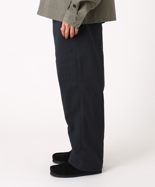 DAIWA PIER39（ダイワピア39）の「TECH EASY TROUSERS HERRINGBONE BP-53026（その他パンツ・メンズ・オフホワイト/チャコールグレー・X-LARGE/SMALL/LARGE/MEDIUM）」の4枚目の写真
